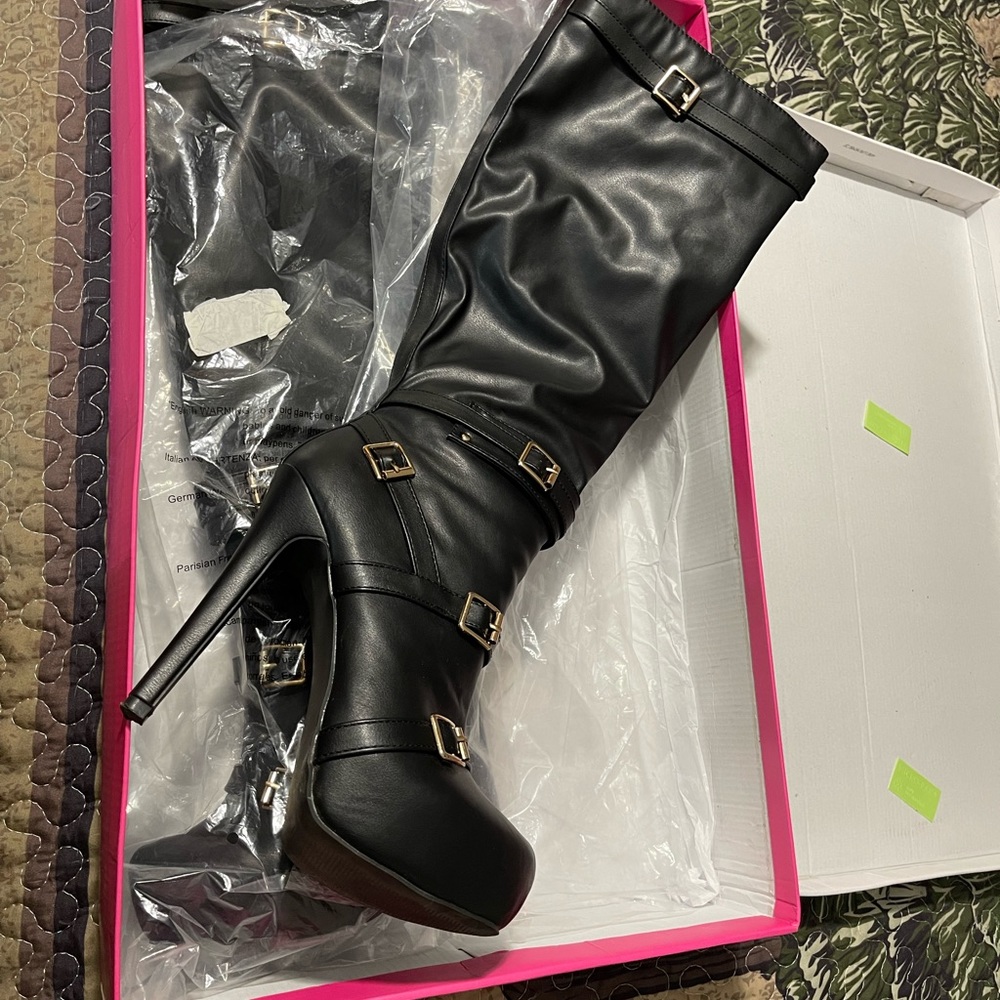 Brand new just fab boots